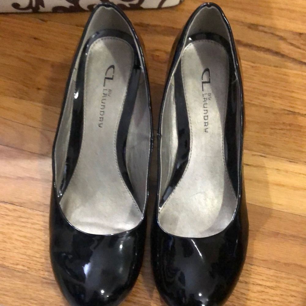 Chinese Laundry Size 9W Black Patent leather wedge heel round toe